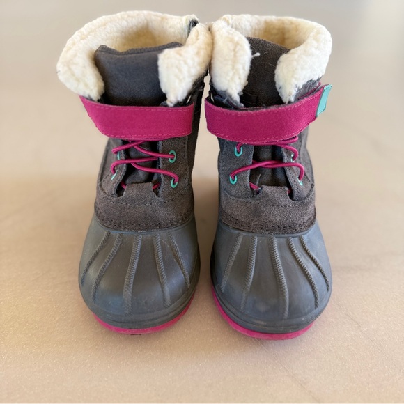 Cat & Jack Valmai Thermolite Winter Boots Gray Pink Girls Size 11 Toddler - Picture 2 of 8